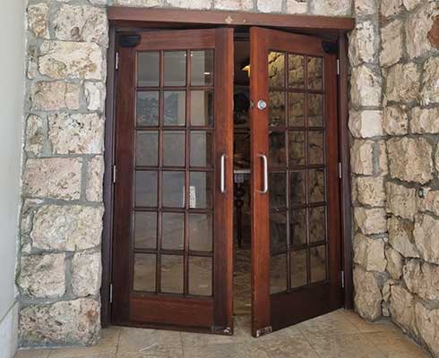 Automatic-Swing-door---Hyatt-Regency